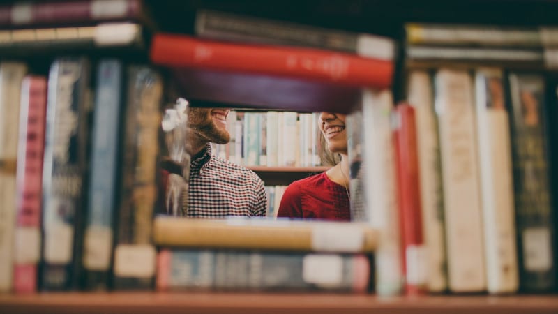 flanneljaxs-valentines-day-bookstore